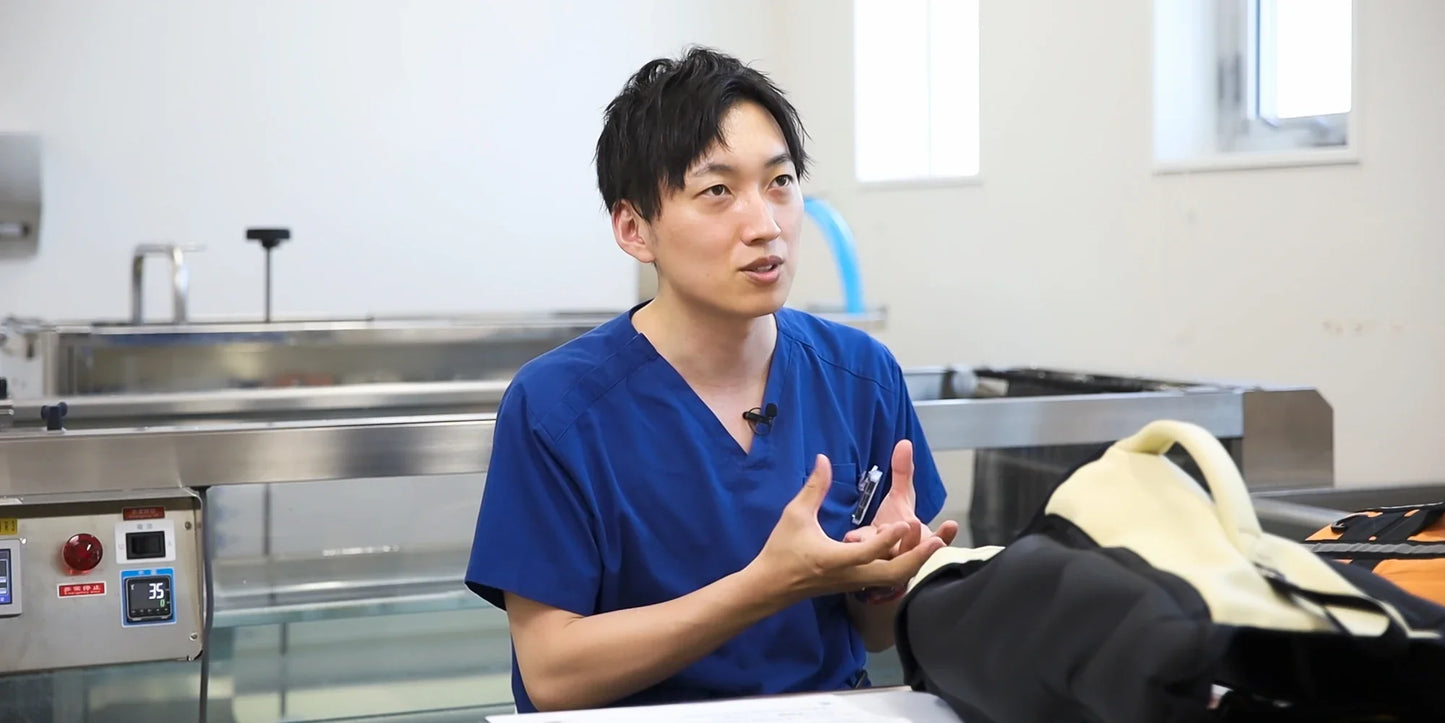 犬用ライフジャケットの必要性について動物病院でインタビューを実施